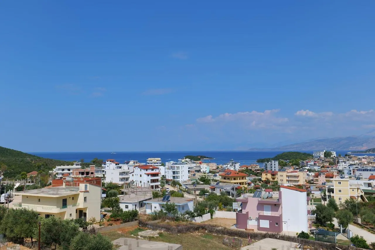 Hotel Ecuador Ksamil 3*,