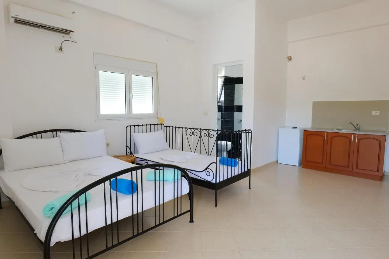 Hotel Ecuador Ksamil 3*,  Albania